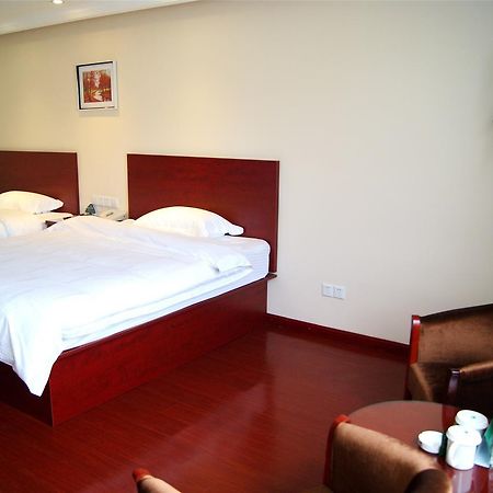 Greentree Inn Shanghai Minhang District Beiqiao Subway Station Express Hotel Exterior photo